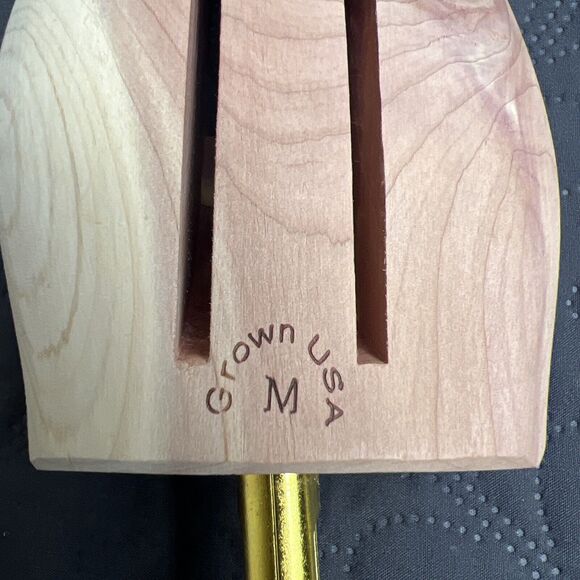 STRATTON CEDAR SHOE TREE MENS MEDIUM 9-10 FULL TOE SHOE SHAPER STRETCHER 1 PAIR - Picture 5 of 8